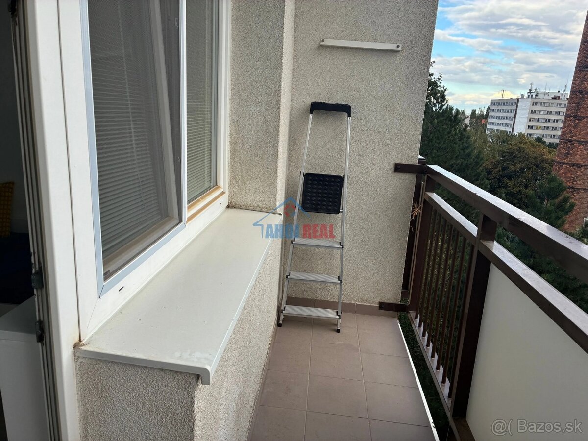 GARSÓNKA komplet zariadená Rača – foto 4
