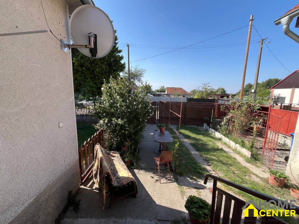 EXKLUSÍVNY PREDAJ 2 izb. rod.domu na 6,5 árovom pozemku,Zemi - 4