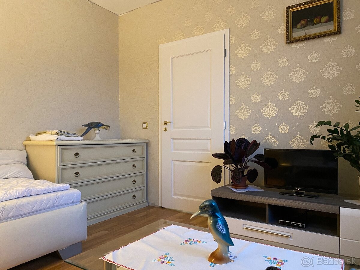 Prenájom bytu - izby Lučenec - 4