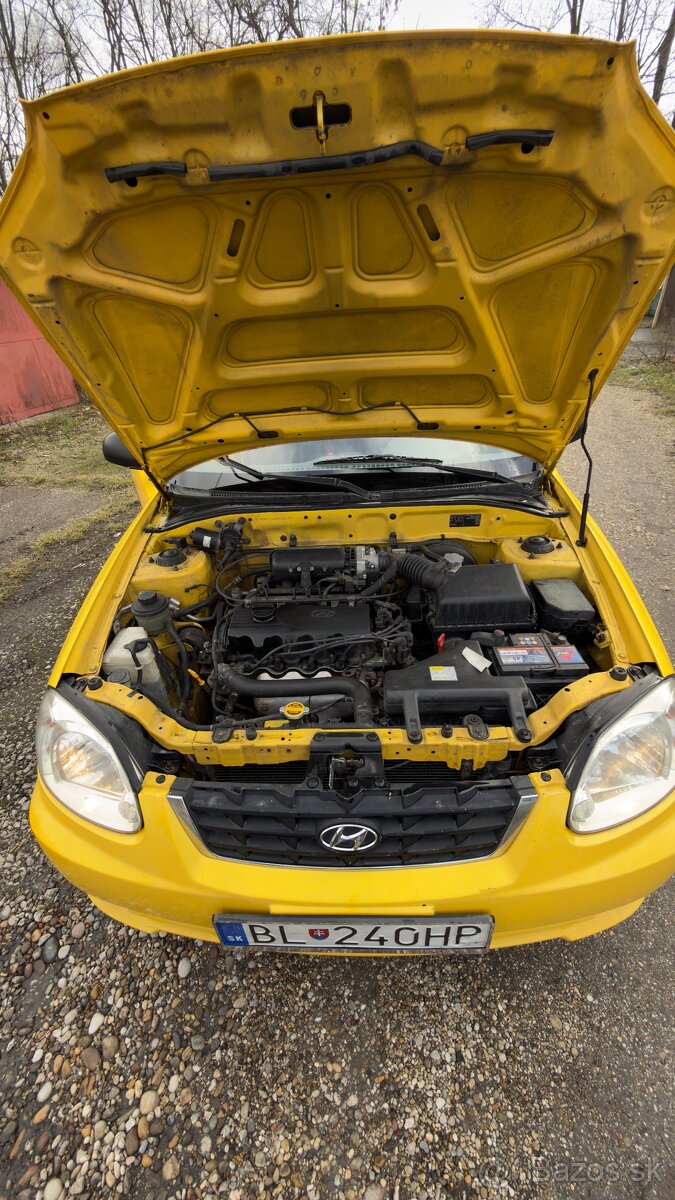 Hyundai Accent automat - 4