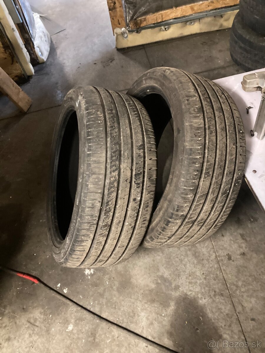 245/40 r19 - 4