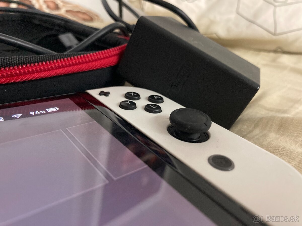 Nintendo Switch OLED Biely (škrabance dohoda možná) - 4