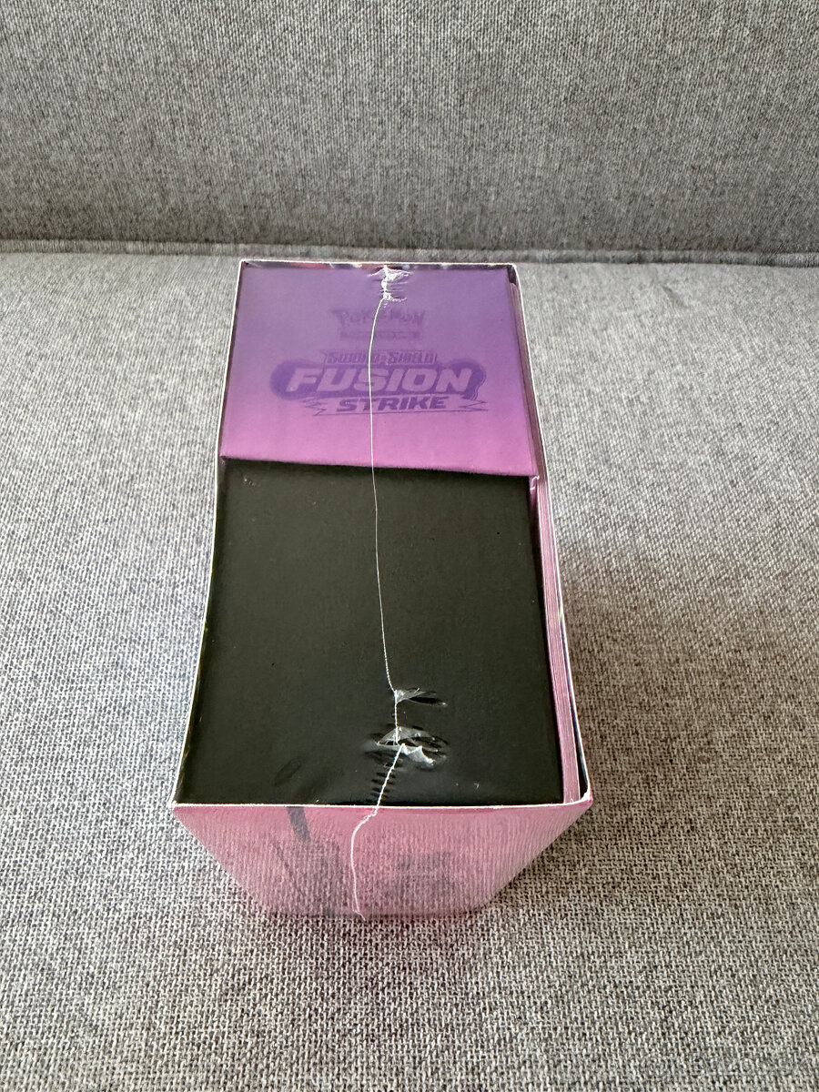 Pokemon Fusion Strike Elite Trainer Box - 4