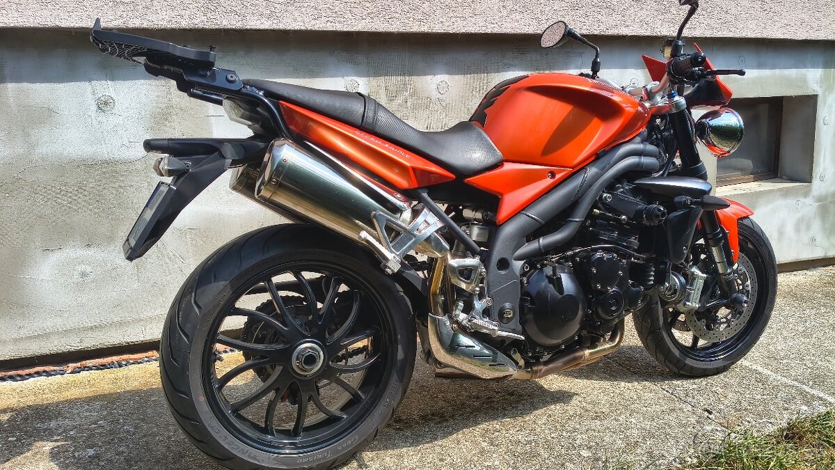 Triumph SPEED TRIPLE 1050 - 4