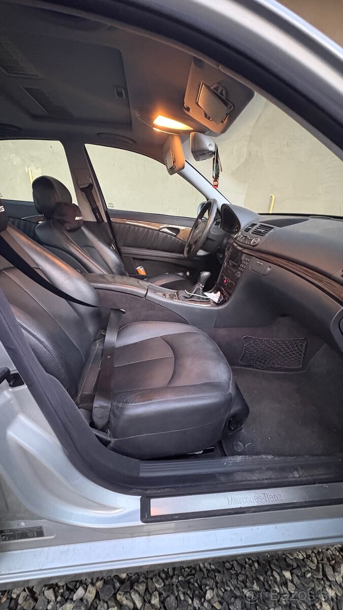 Mercedes Benz W211 E200 - 4