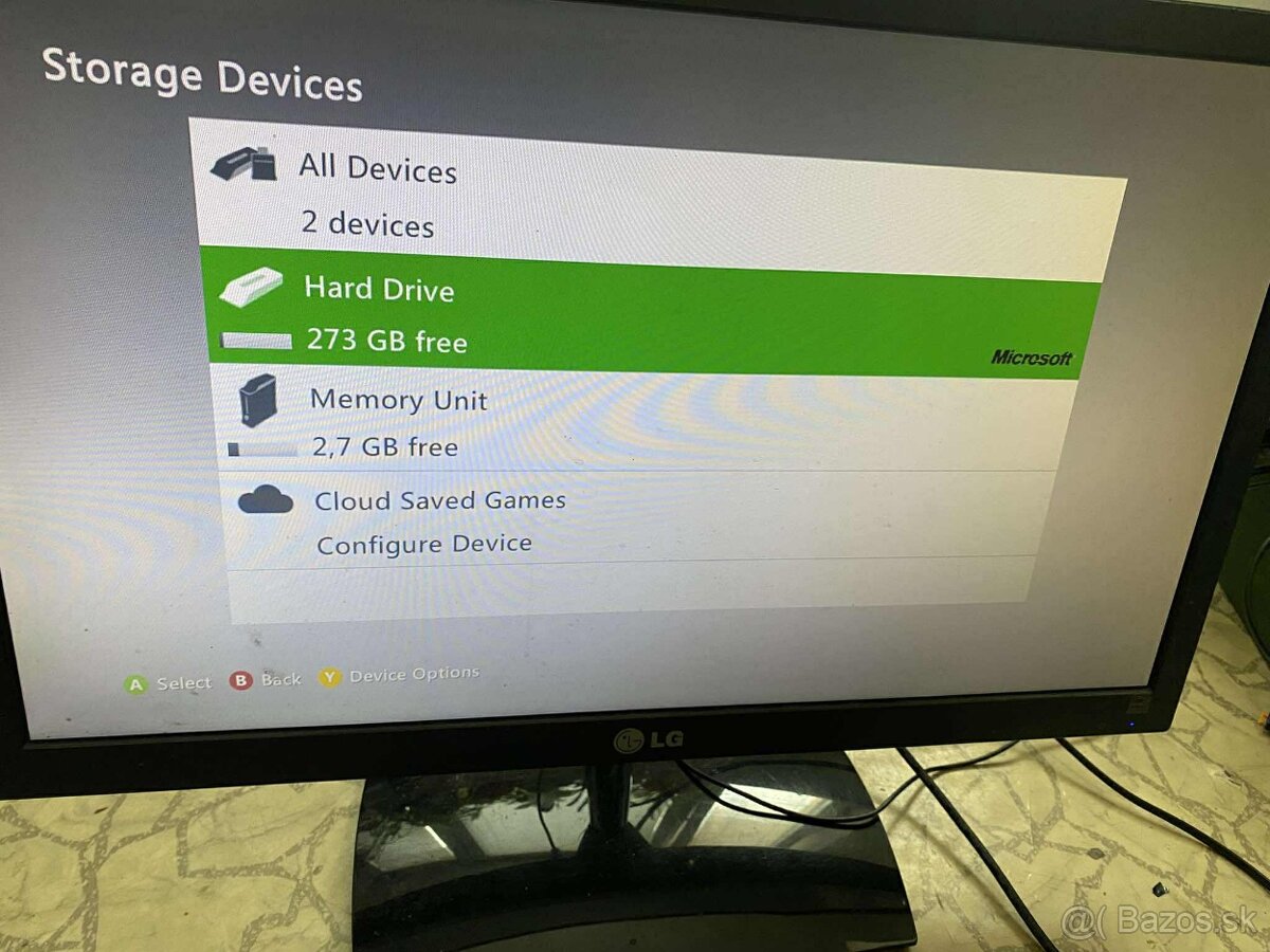 Predám tuto hernú xbox 360 s konzolu - 4