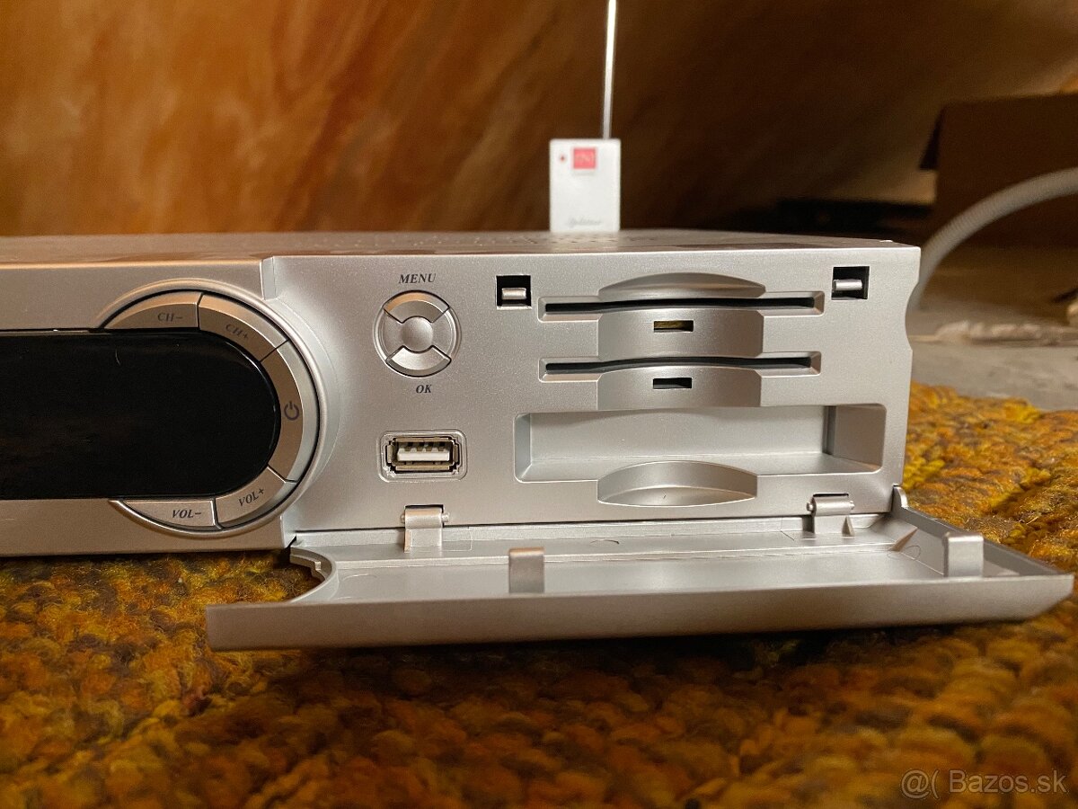 Satelitný prijímač Golden Interstar - 4