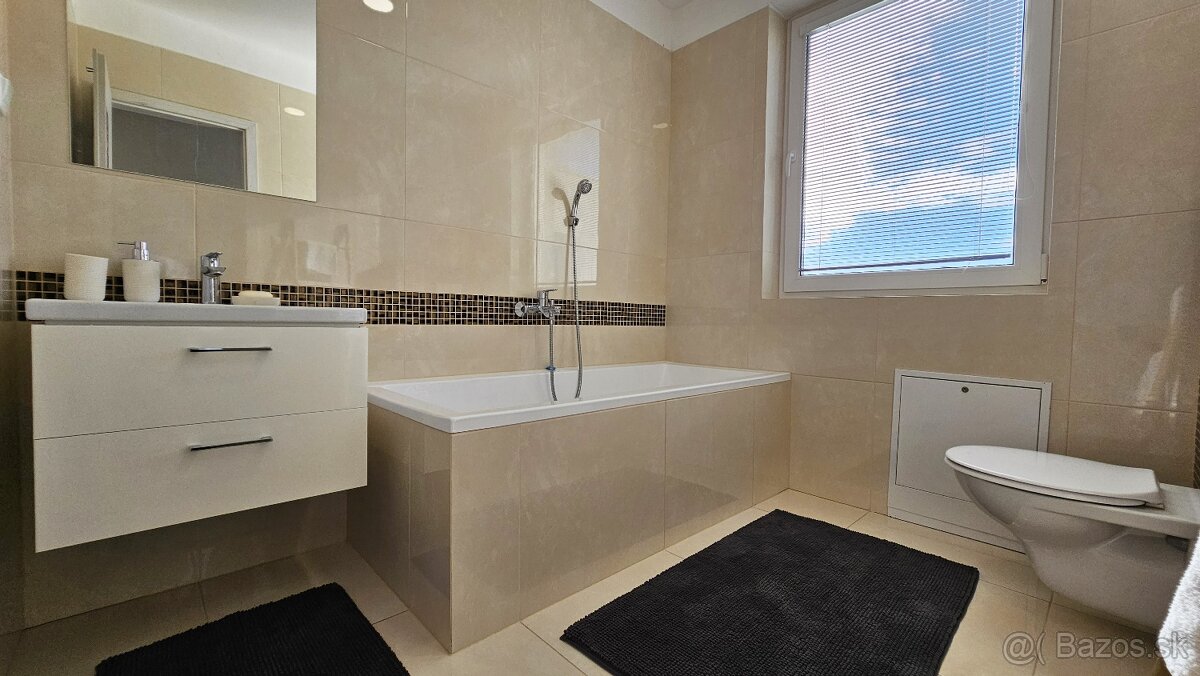 EXKLUZÍVNE Moderný zariadený 4-izbový rodinný dom, 2 k - 4