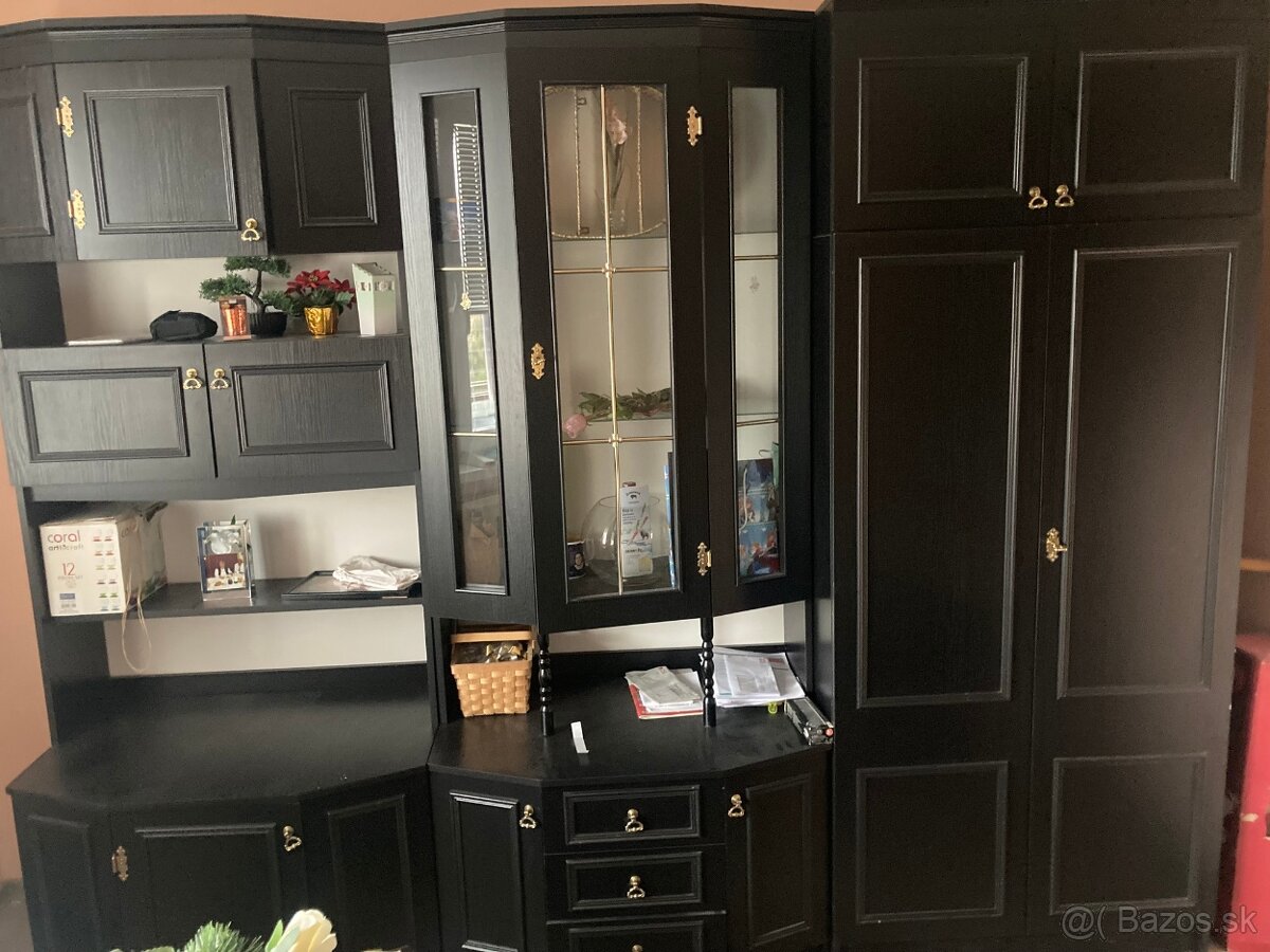 Predám veľmi zachovalú obývaciu stenu, čierna - 4