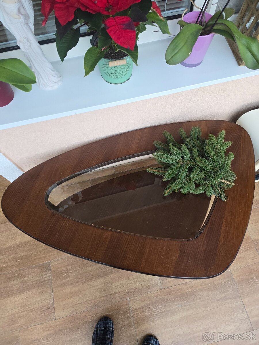 Konferencny a jedalensky - 4