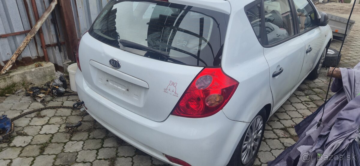 Kia ceed 1.6 crdi - 4