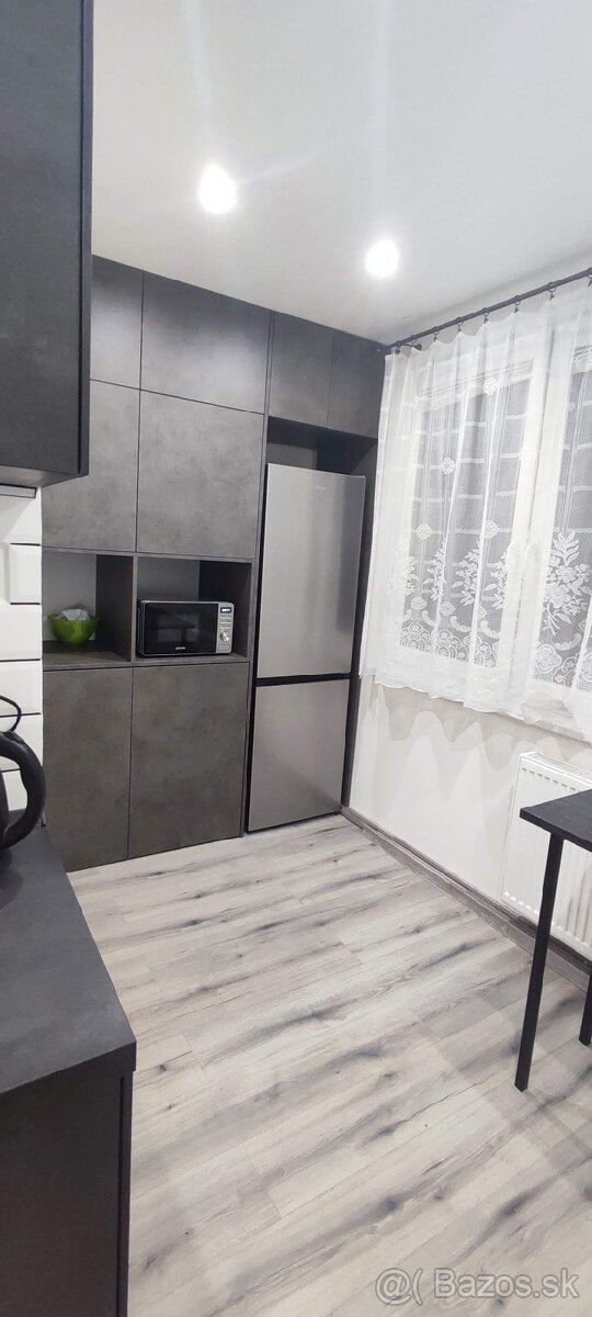 Prenájom 2 izb. bytu v NMnV - 4