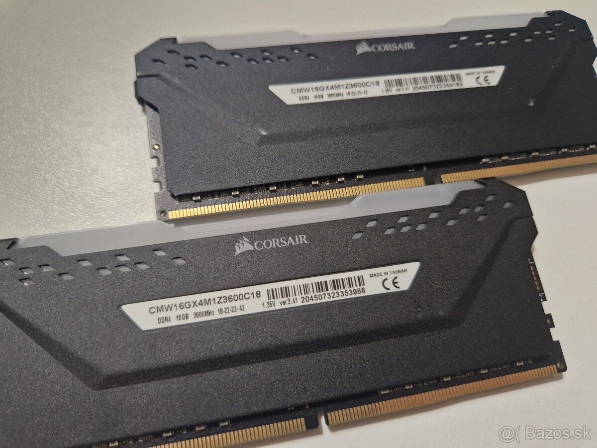 PREDANÉ. 32GB Kit 3600Mhz RGB DDR4 Corsair Vengeance Pro - 4