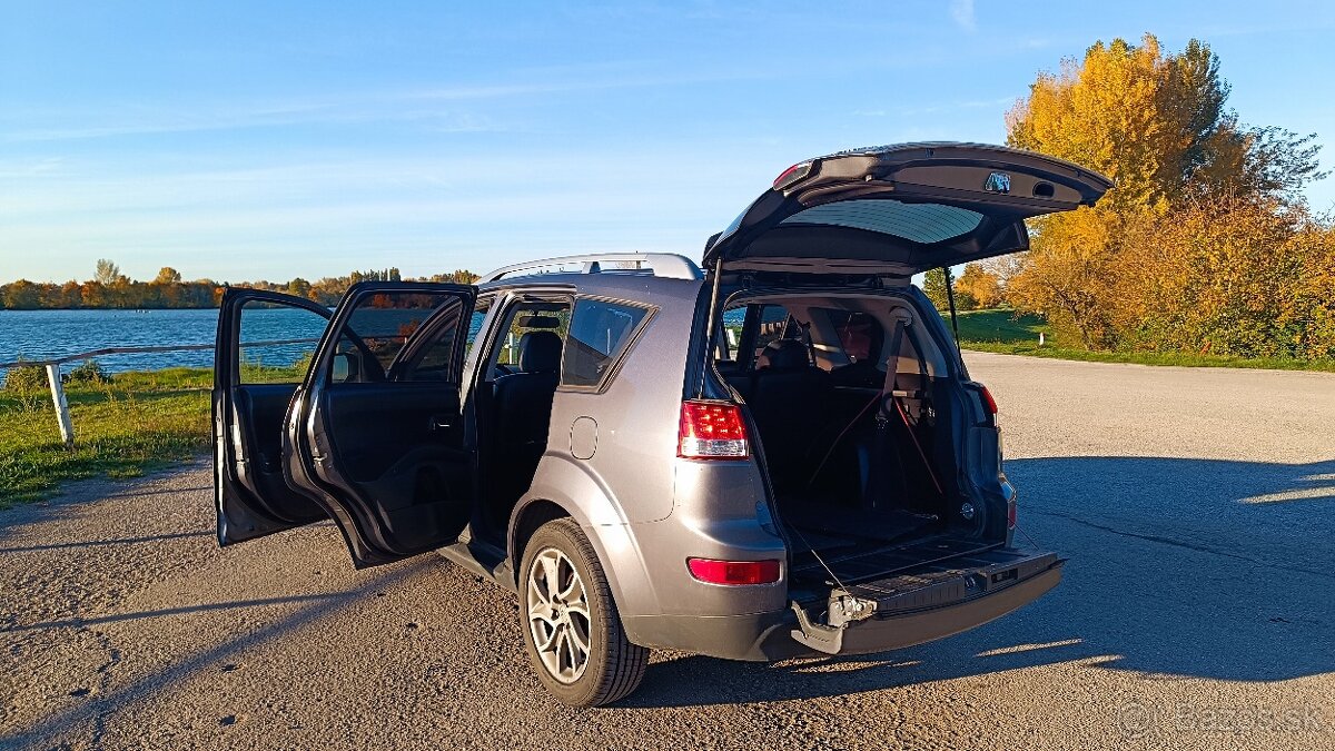 Citroen C-Crosser 2,2Hdi, 7miest, 4x4 - 4