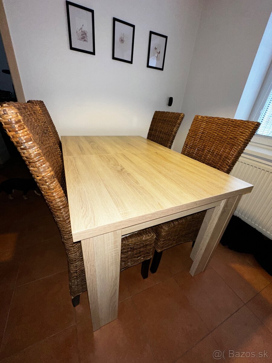 Stôl so stoličkami - 4