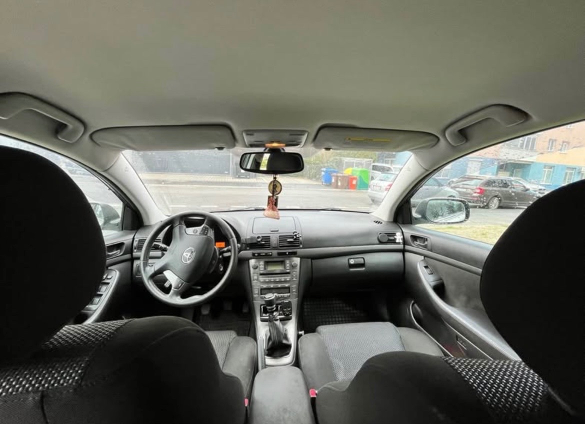 Toyota Avensis Combi - 4