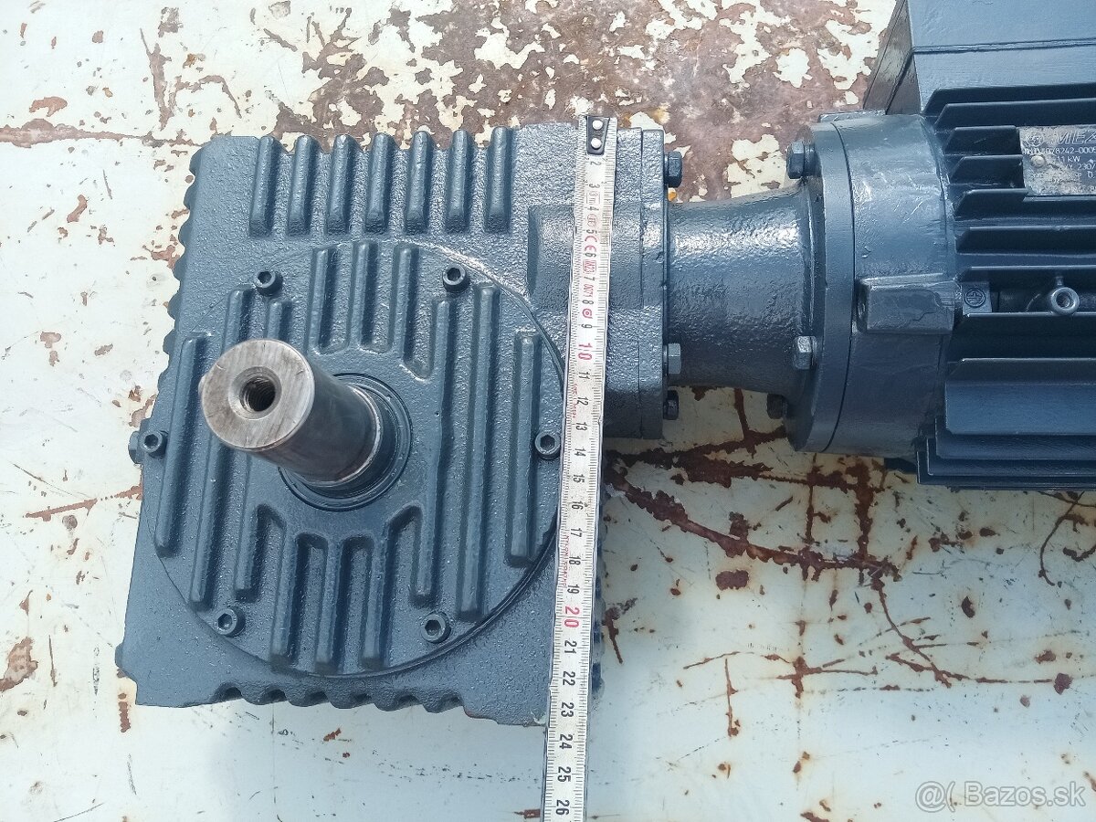 Snekova prevodovka s elektromotorom 1,1kW - 4