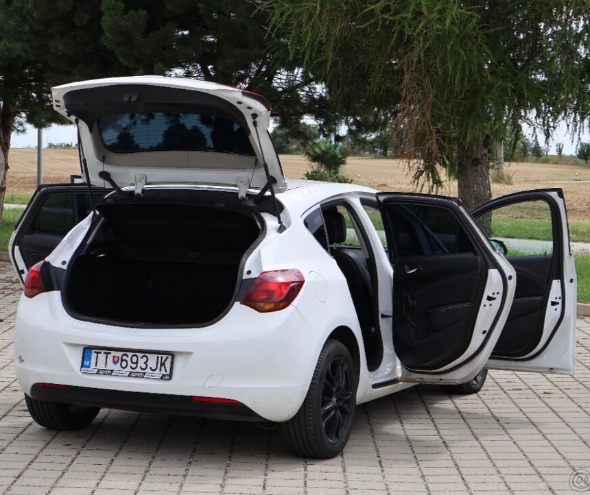 Opel Astra J 1.7 CDTI - 4