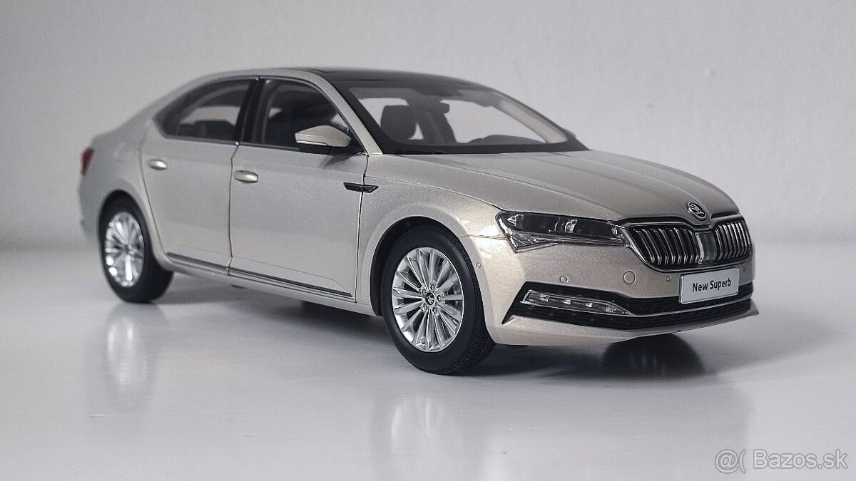 Škoda Superb 1:18 - 4