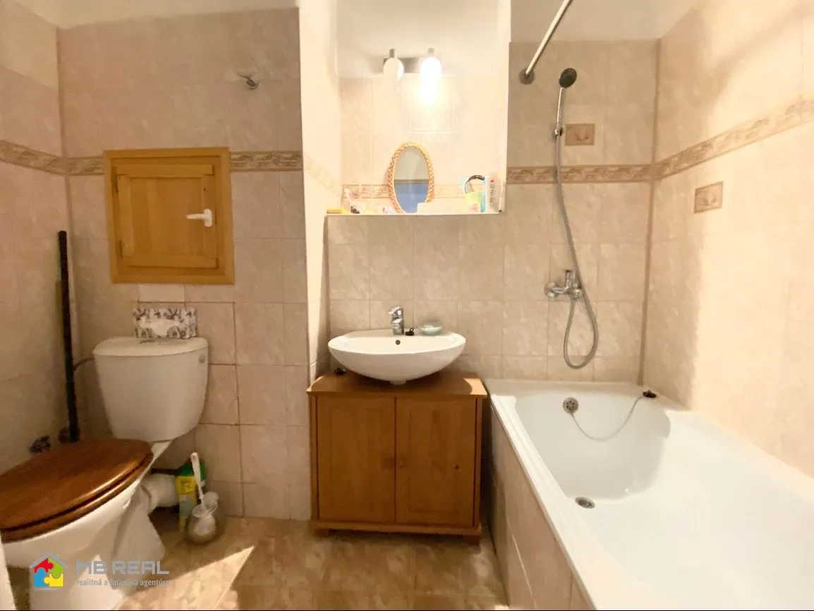 Jednoizbový byt s balkónom, Žiar nad Hronom, centrum, 40 m2 - 4