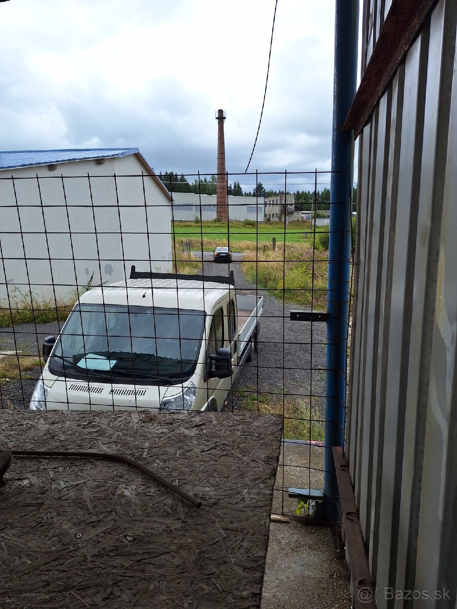 Prenajom skladových priestorov o celkovej rozlohe 960 m2 - 4