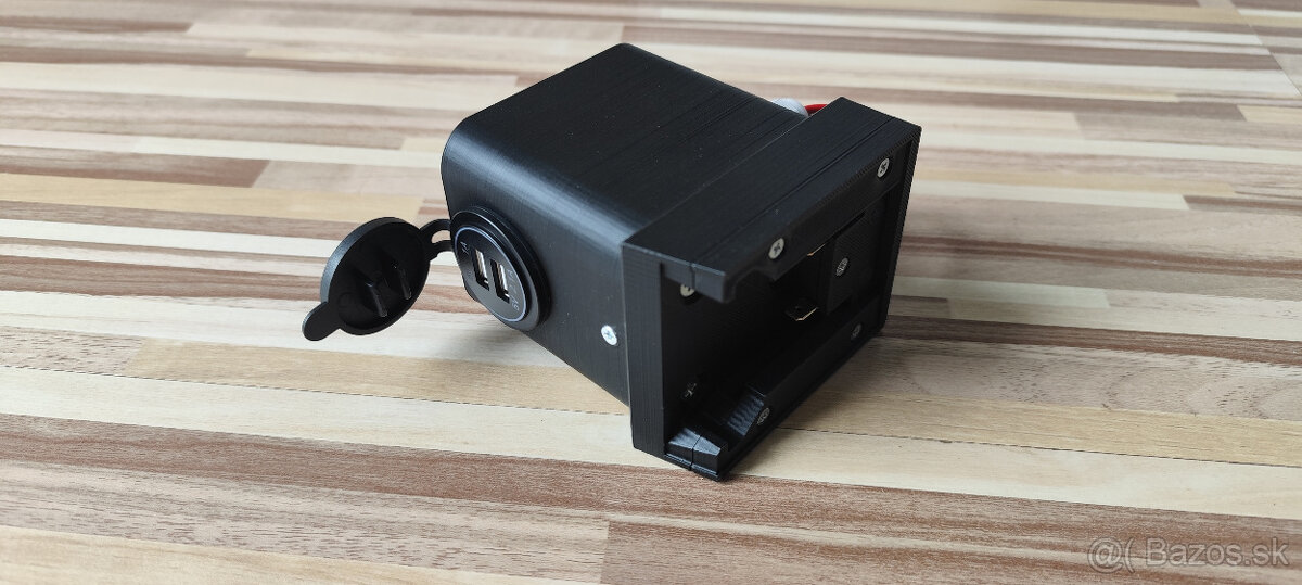 USB nabíjací adapter na batériu Milwaukee M18 - 4