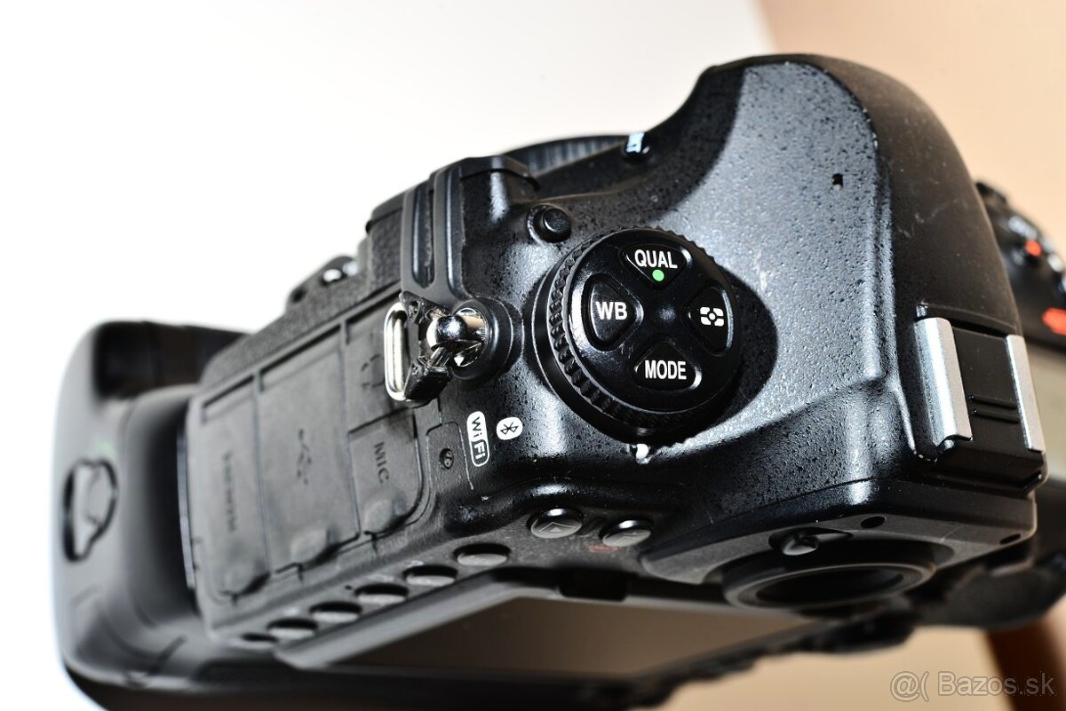 Nikon D850 + Battery Grip ( 58xxx exp.) - 4