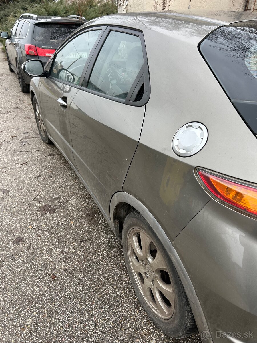 Honda Civic 8g 1.4 - 4