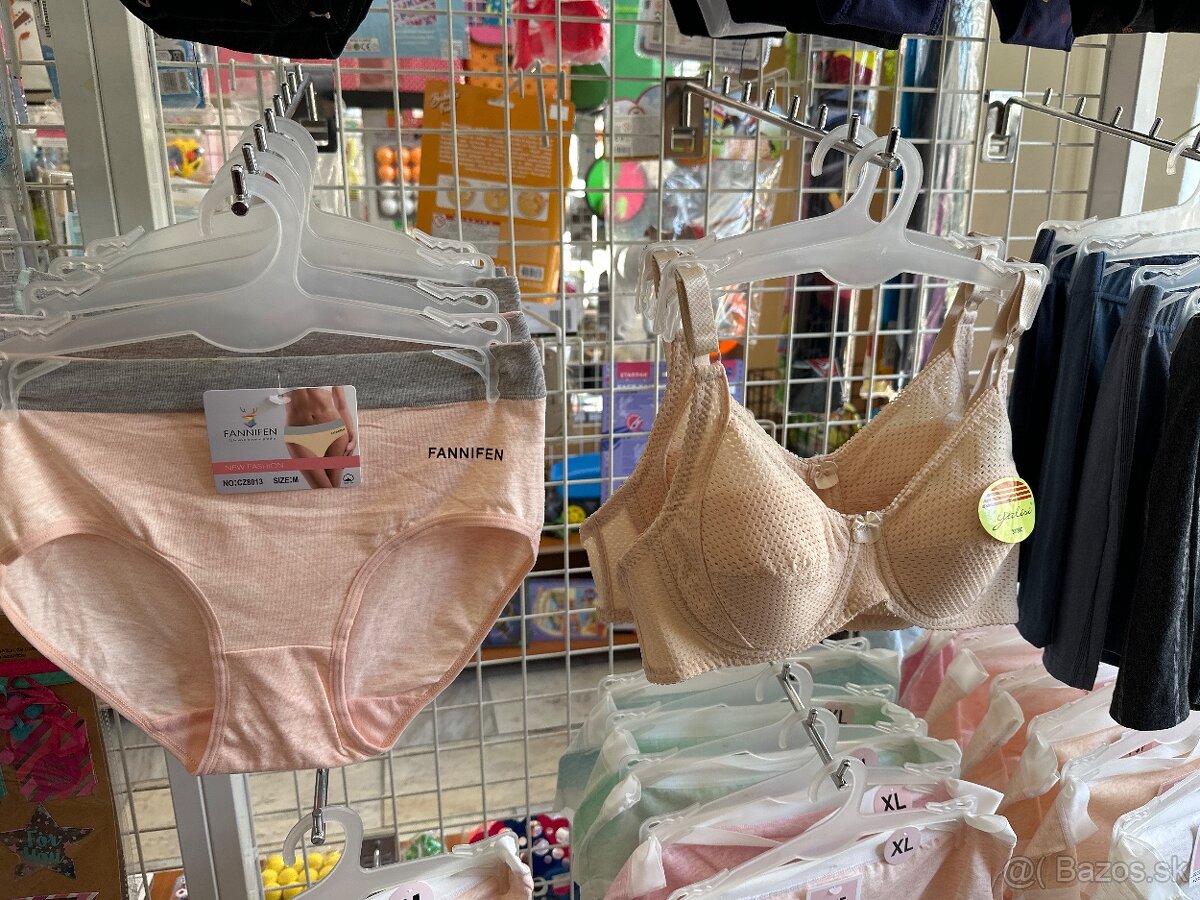 Plastové vešiaky na oblečenie - 4