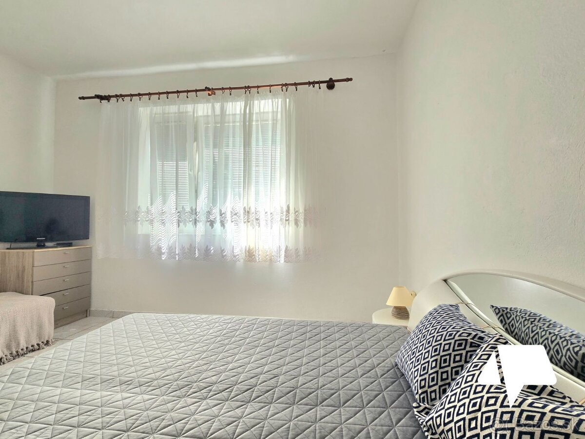 Predaj Podhájska- rodinný dom, 2 x chata a 4 x apartmán - 4