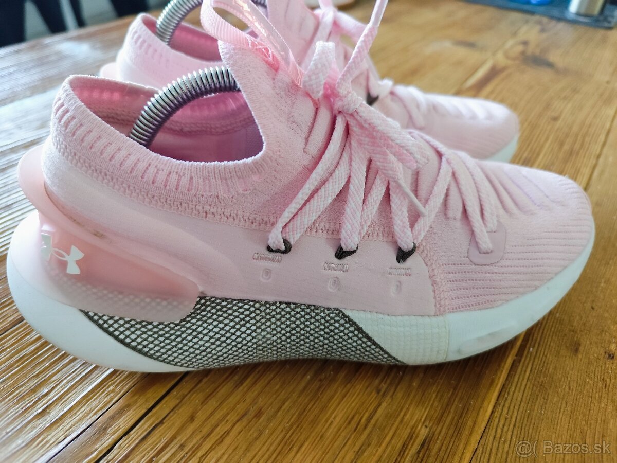 Bežecké topánky Under Armour veľkosť EUR 40, 25,5cm - 4