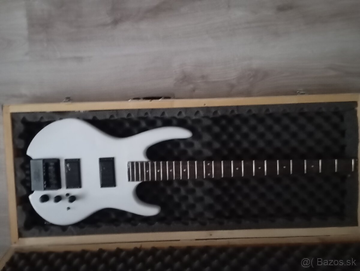 Hohner The Jack Bass Custom - 4