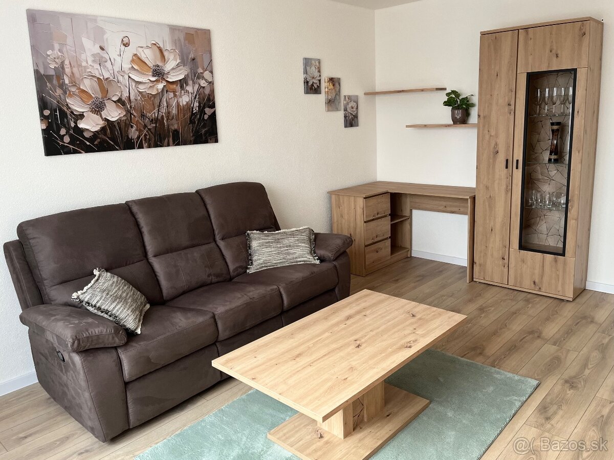 Prenájom 2-izbový byt - 4