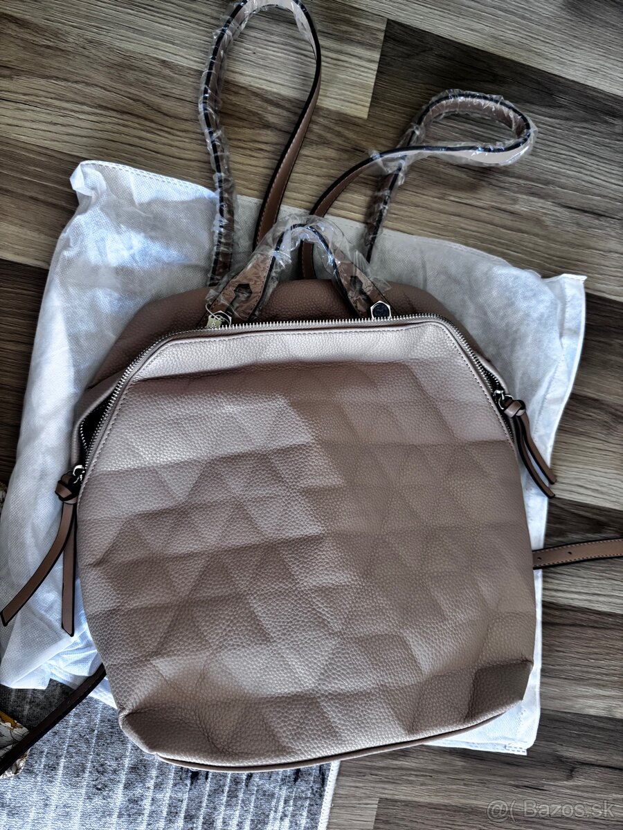 Krásny kvalitný ruksak - 4