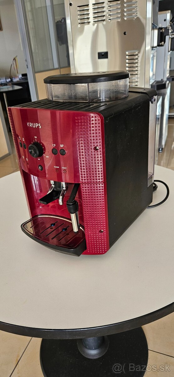 automatický kávovar KRUPS Essential - 4