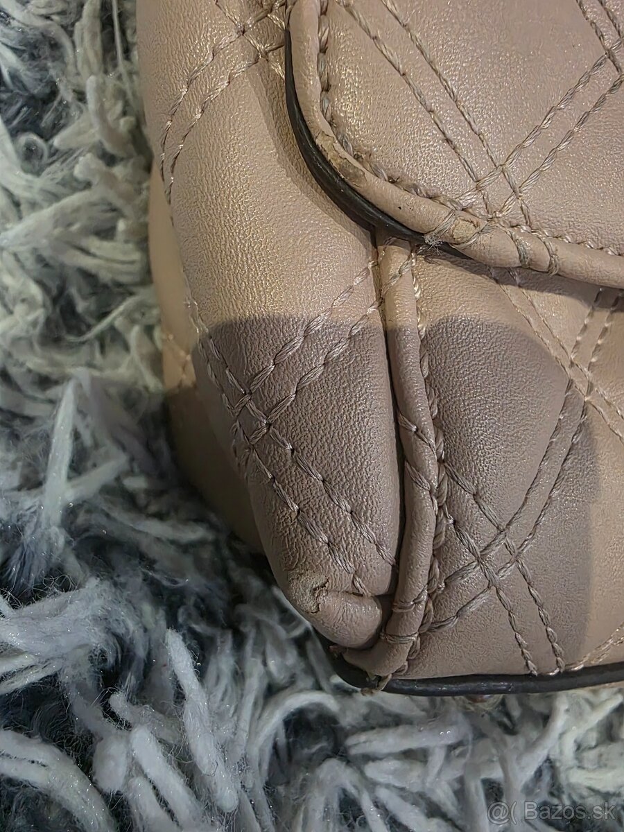 Guess kabelka symbolicky - 4