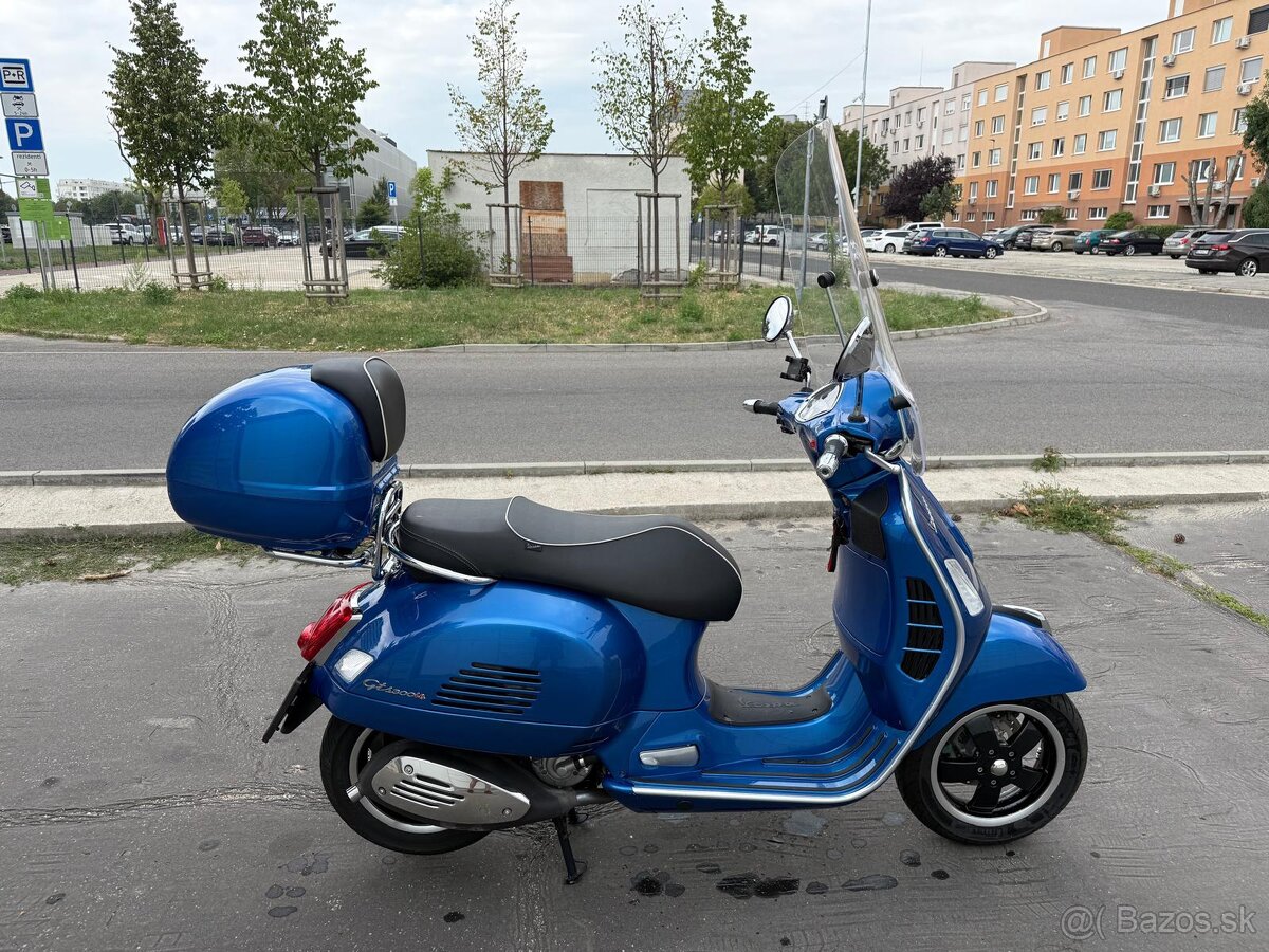 Vespa GTS 300 - 4