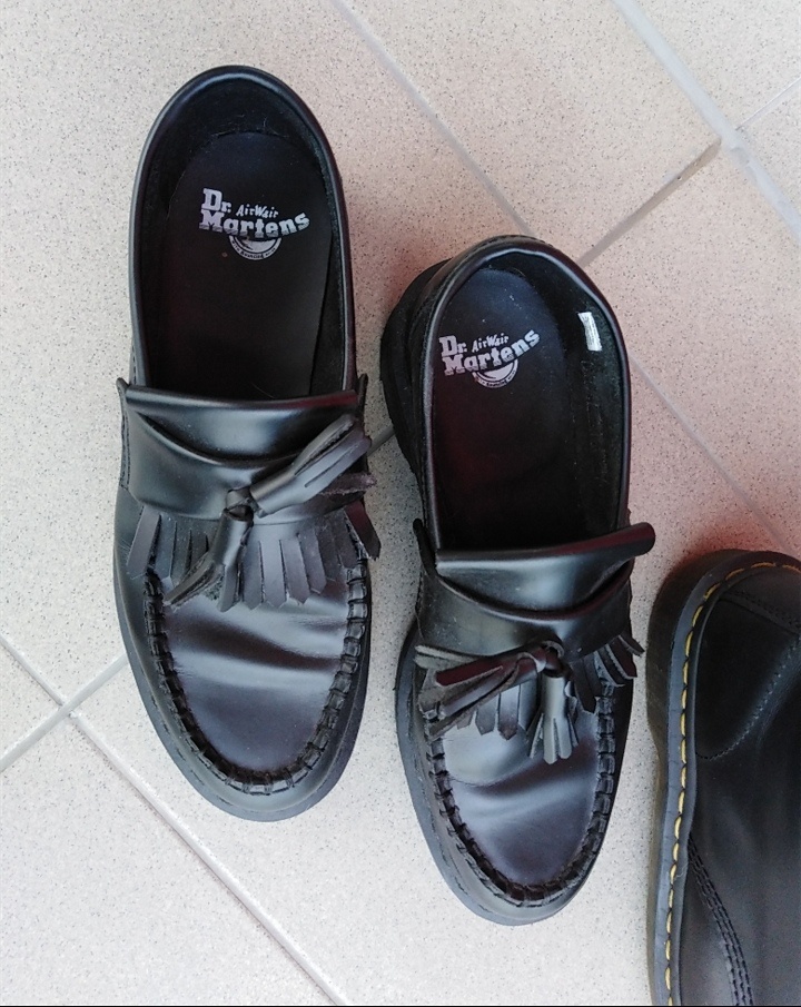 2 x Dr. Martens - 4