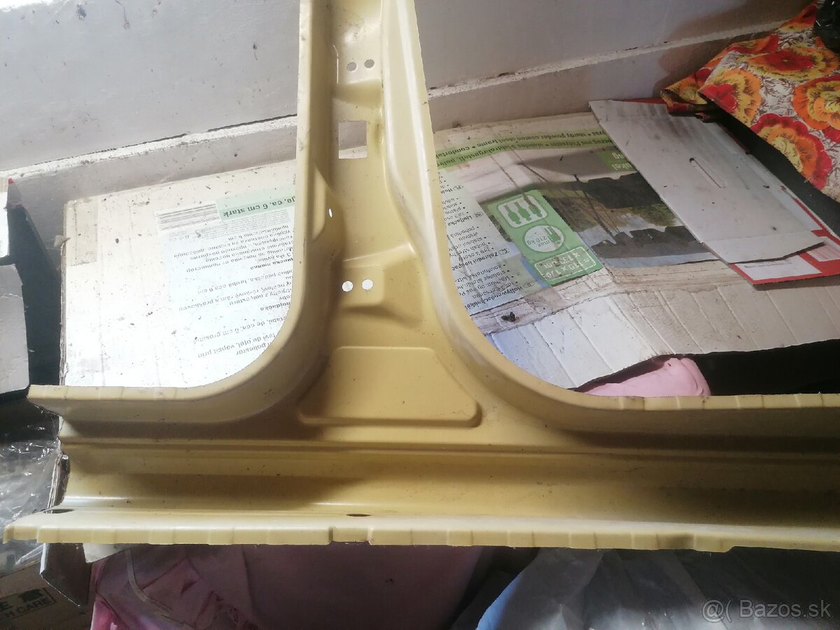 Stĺpik stredový Fabia1, ľavý - 4