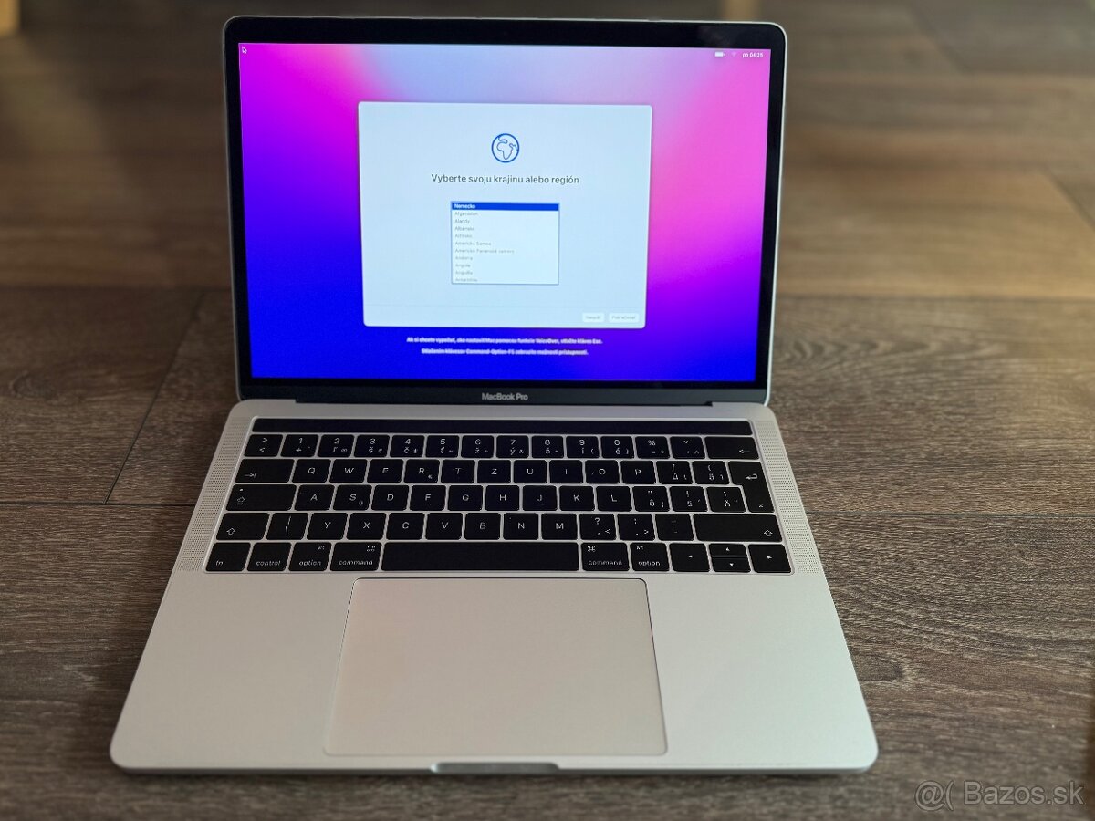 Apple MacBook Pro - strieborny - 4
