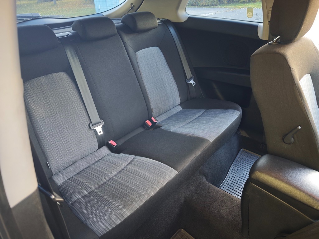 Kia Ceed 2010 1.4 benzín 66kW 3 dverová - 4