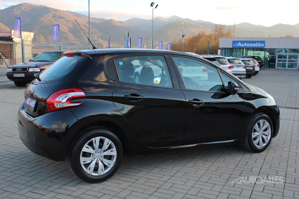 Peugeot 208 1,4 i 16V + LPG 70 kW - 4