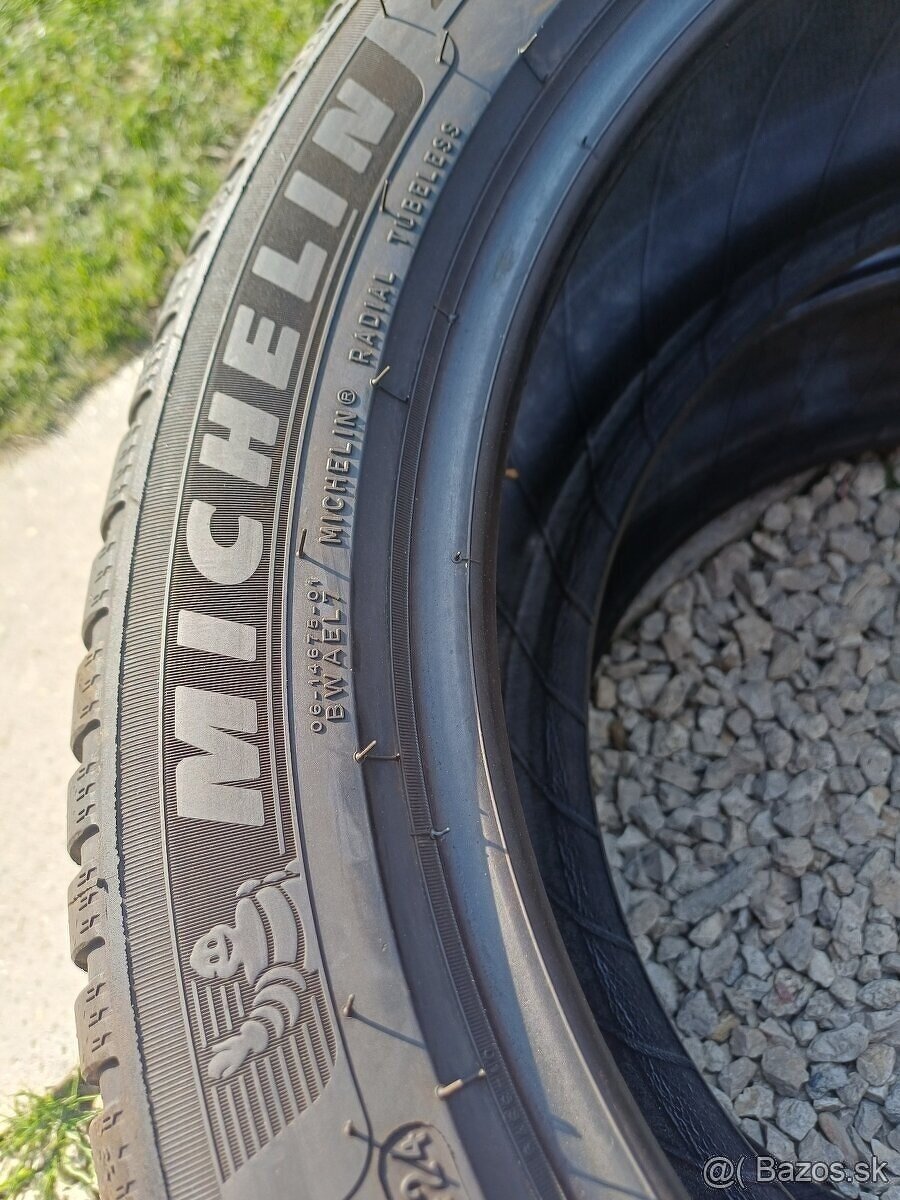 225/50 r18 celoročne pneumatiky ,Michelin - 4