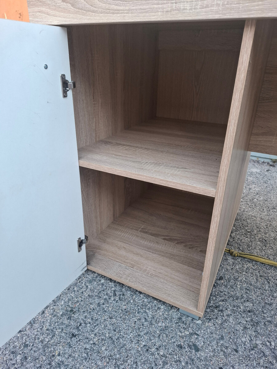 Predam masivny pisaci stol - 4