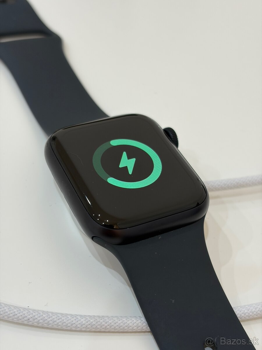  Apple Watch SE 3 40mm - 4