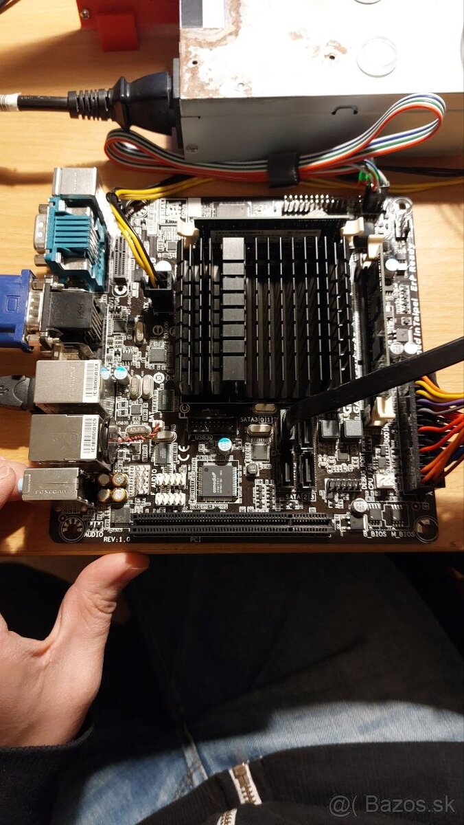 Gigabyte GA-N3150N-D3V + 8GB DDR3 RAM - 4