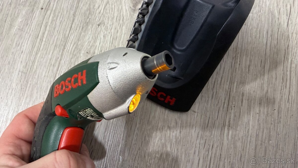 Predám aku skrutkovač Bosch Ixo - 4