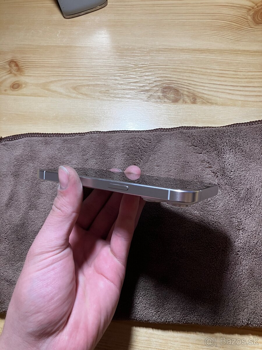 iPhone 15 pro 256gb - 4