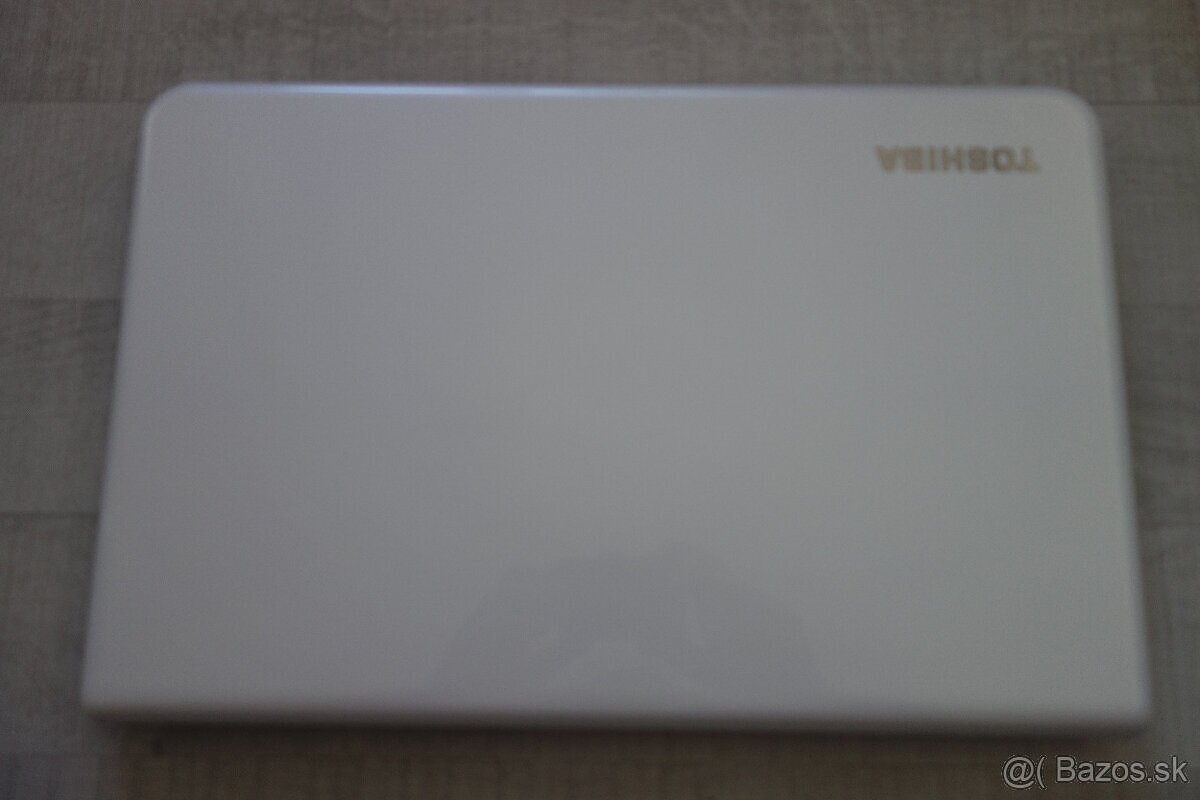 TOSHIBA Satellite C75A - 4