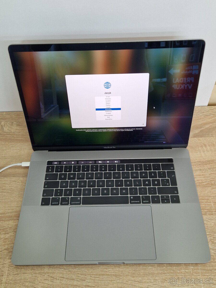 Apple MacBook Pro 15" (2018) | i7 | 32GB RAM | 512GB SSD - 4